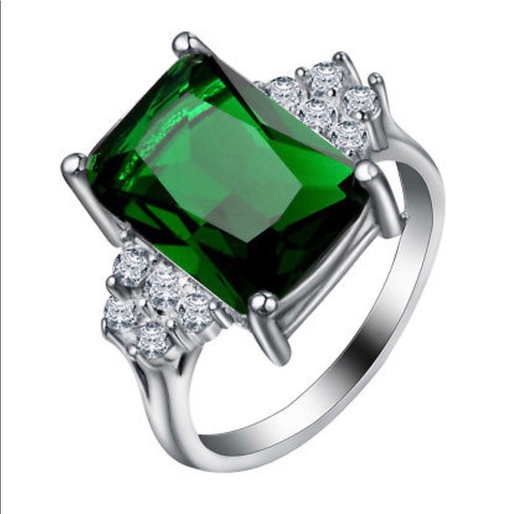 Jewelry - Emerald Ring in 14k white gold!!!  Over 3ctw